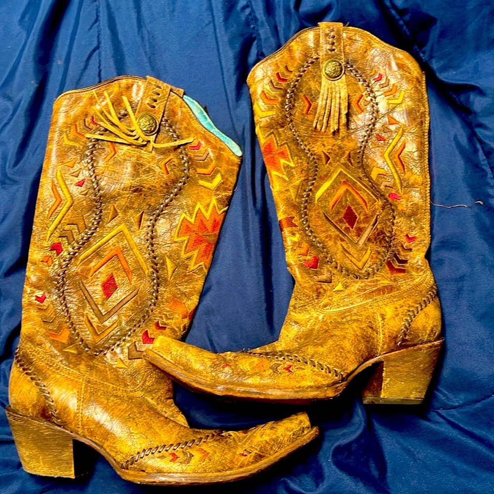 Sz 10 corral boots. MSRP $400